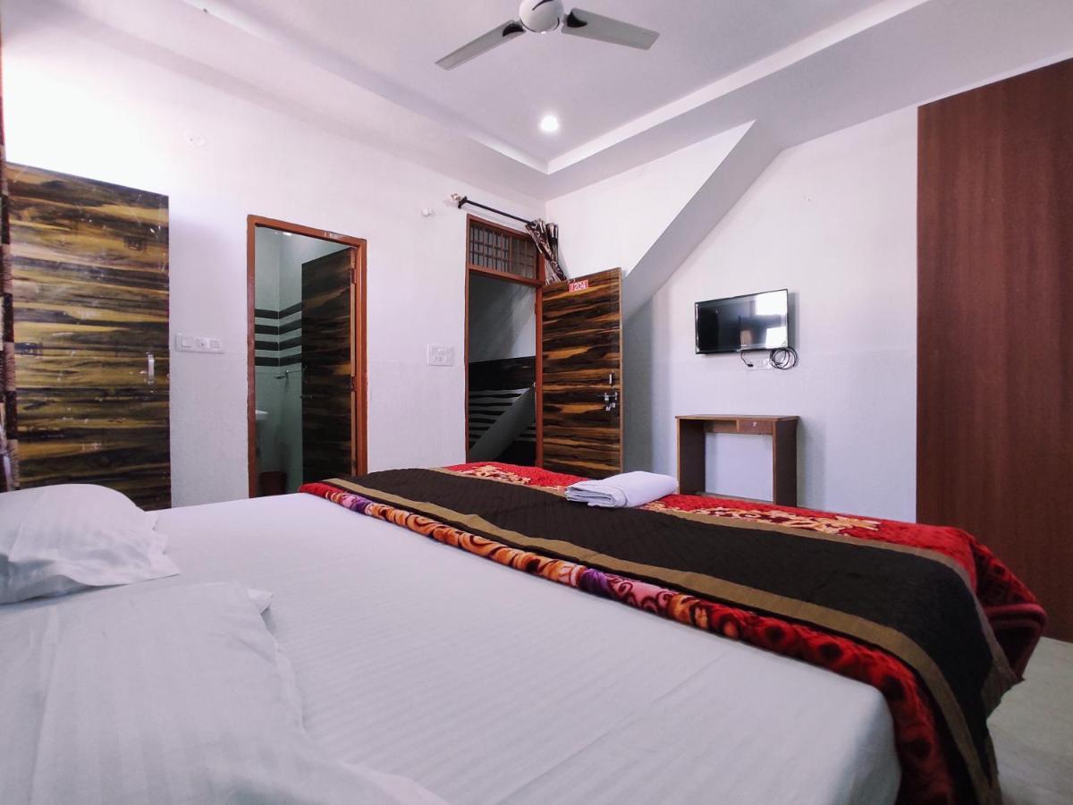 Hotel Yolo- จัณฑีครห์ ภายนอก รูปภาพ