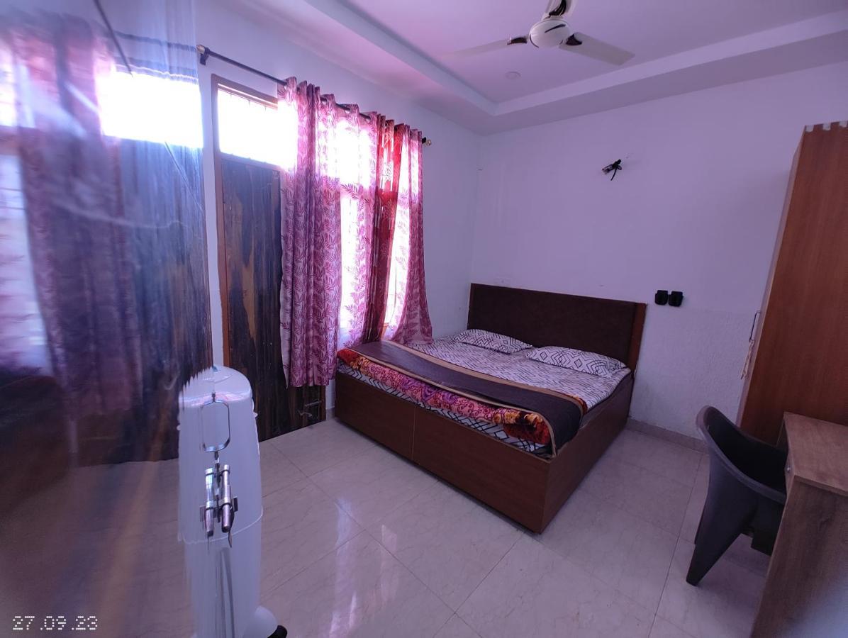 Hotel Yolo- จัณฑีครห์ ภายนอก รูปภาพ