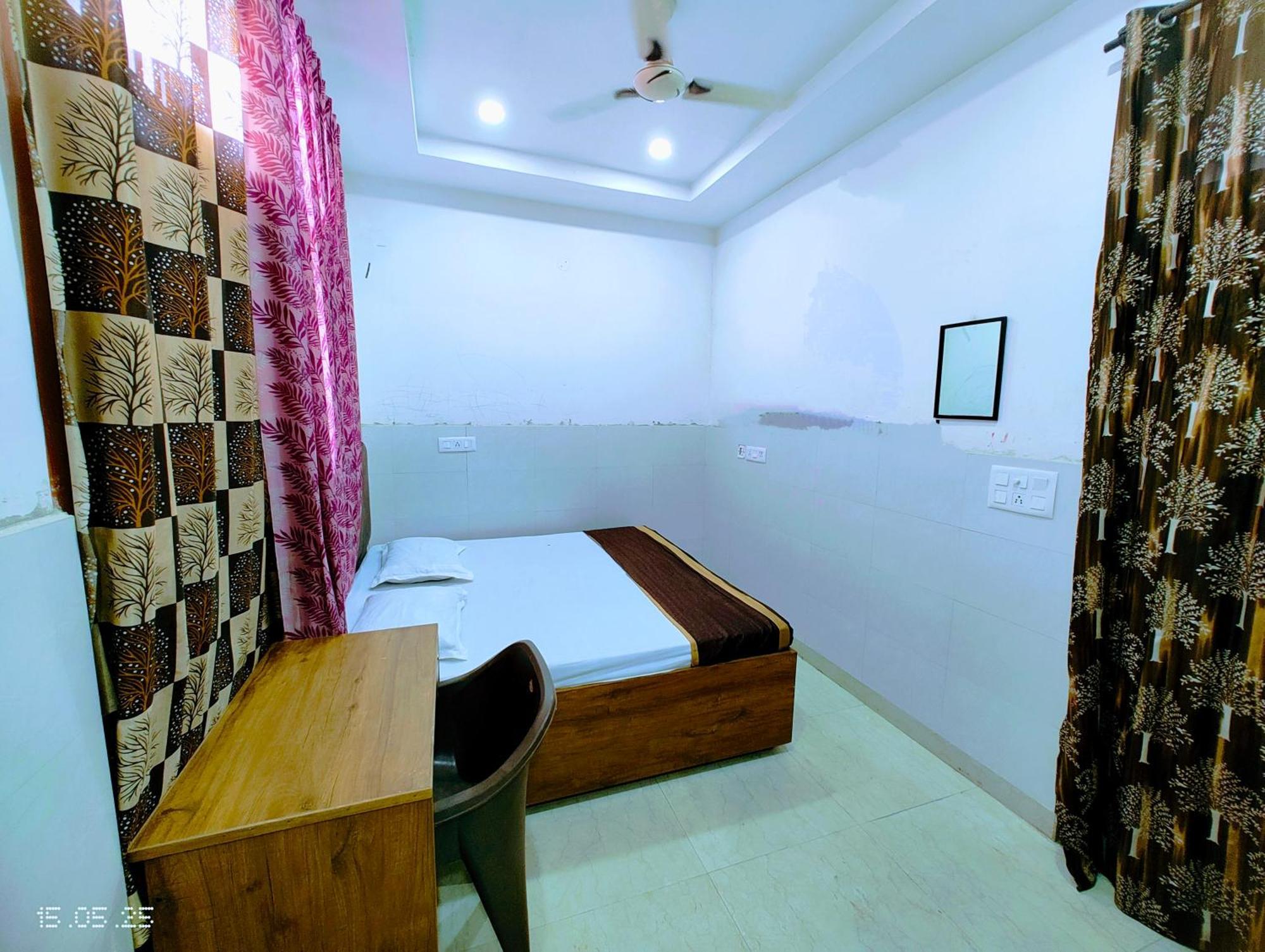 Hotel Yolo- จัณฑีครห์ ภายนอก รูปภาพ