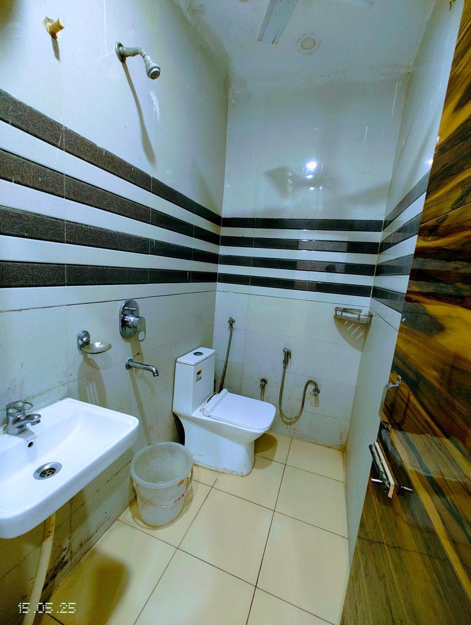 Hotel Yolo- จัณฑีครห์ ภายนอก รูปภาพ