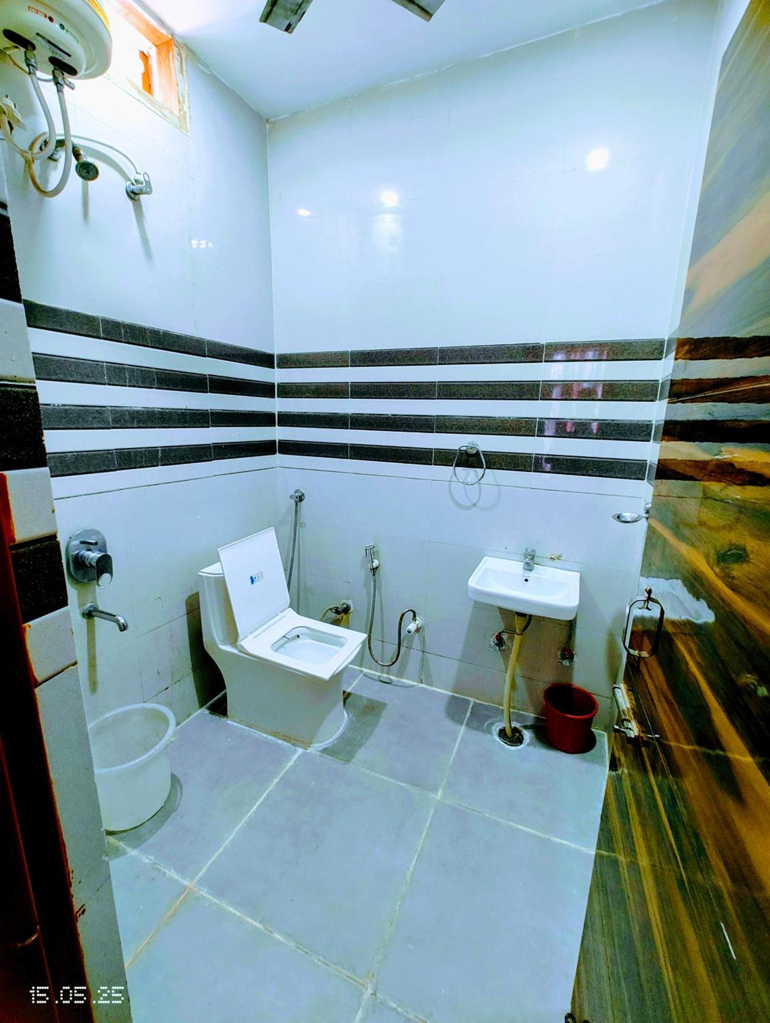 Hotel Yolo- จัณฑีครห์ ภายนอก รูปภาพ