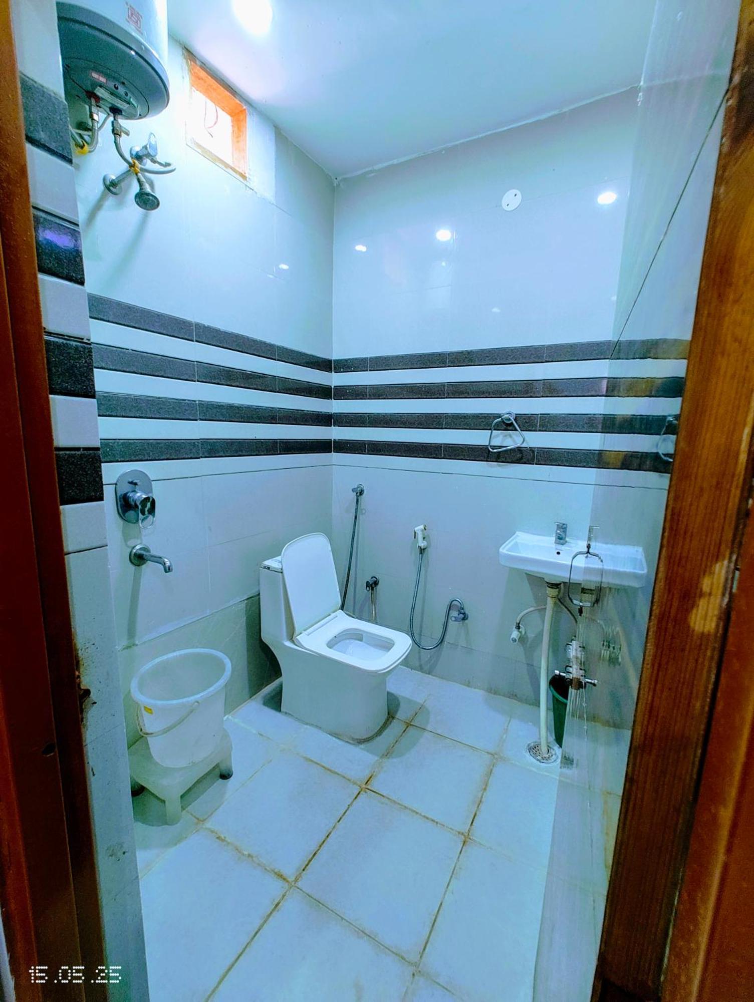Hotel Yolo- จัณฑีครห์ ภายนอก รูปภาพ
