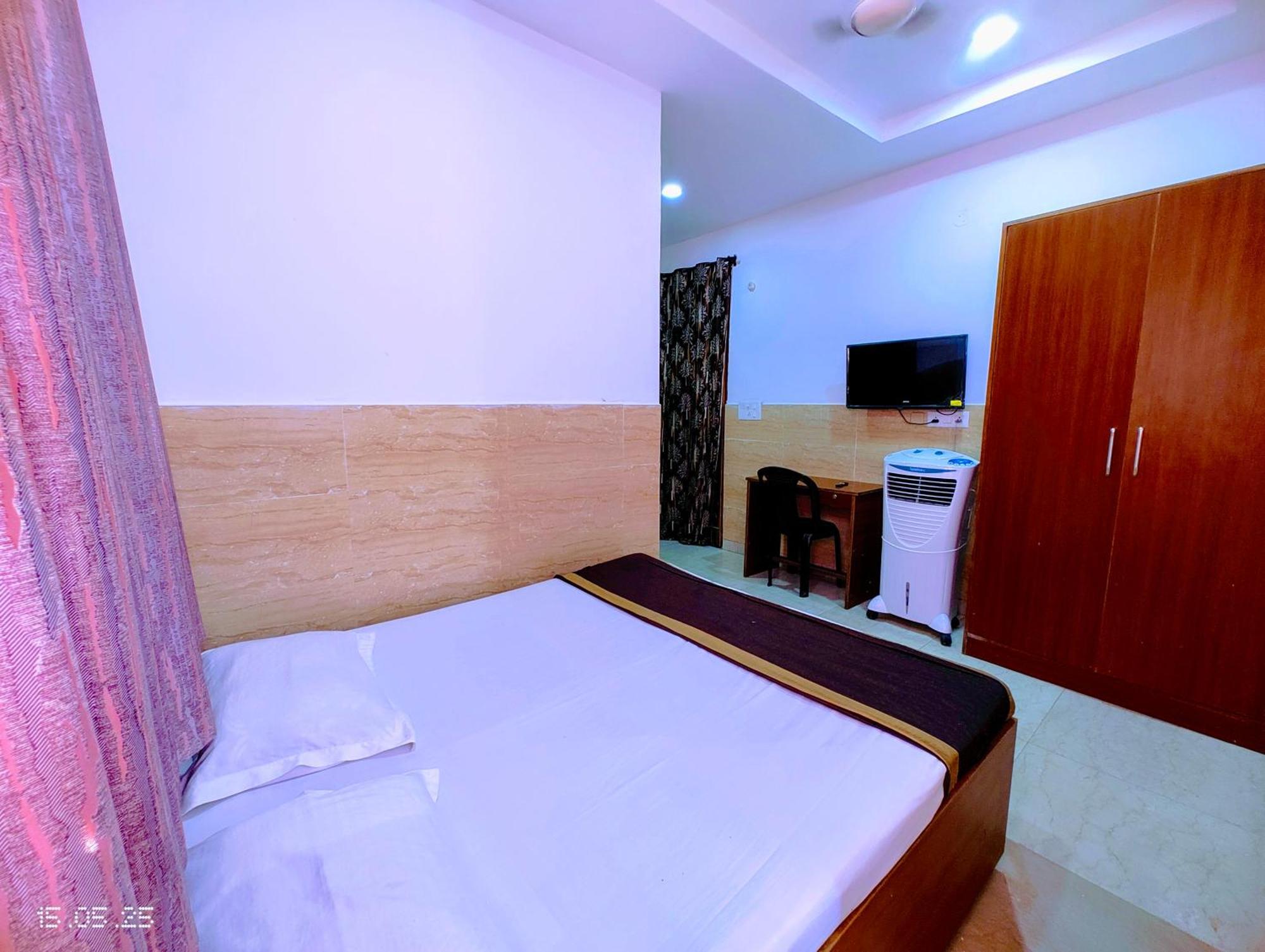 Hotel Yolo- จัณฑีครห์ ภายนอก รูปภาพ