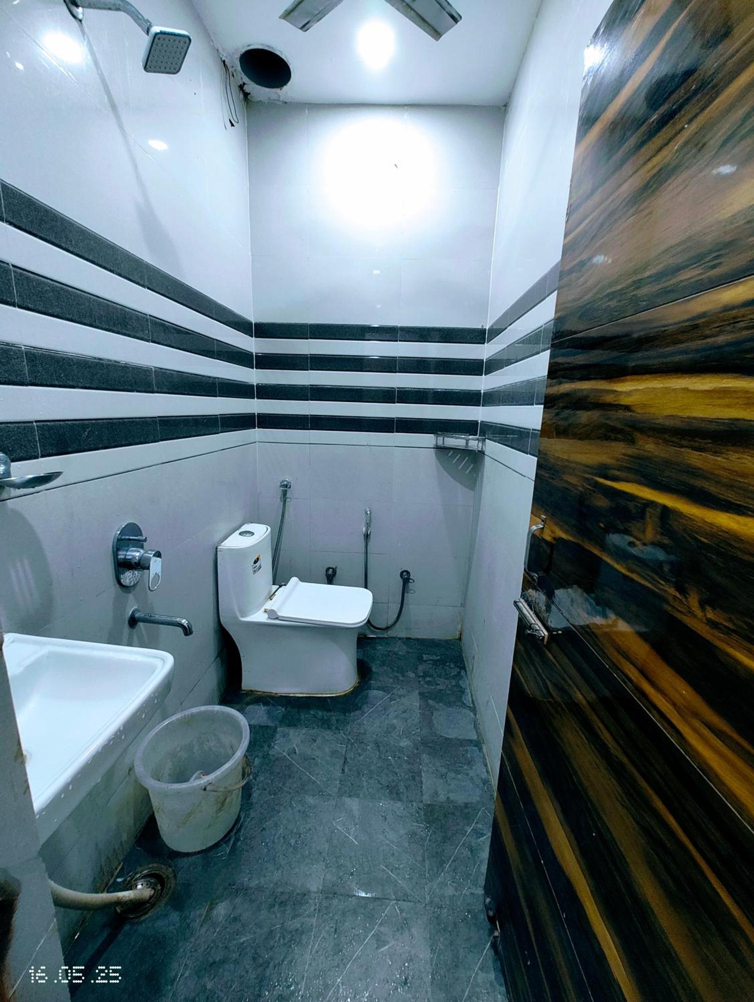 Hotel Yolo- จัณฑีครห์ ภายนอก รูปภาพ