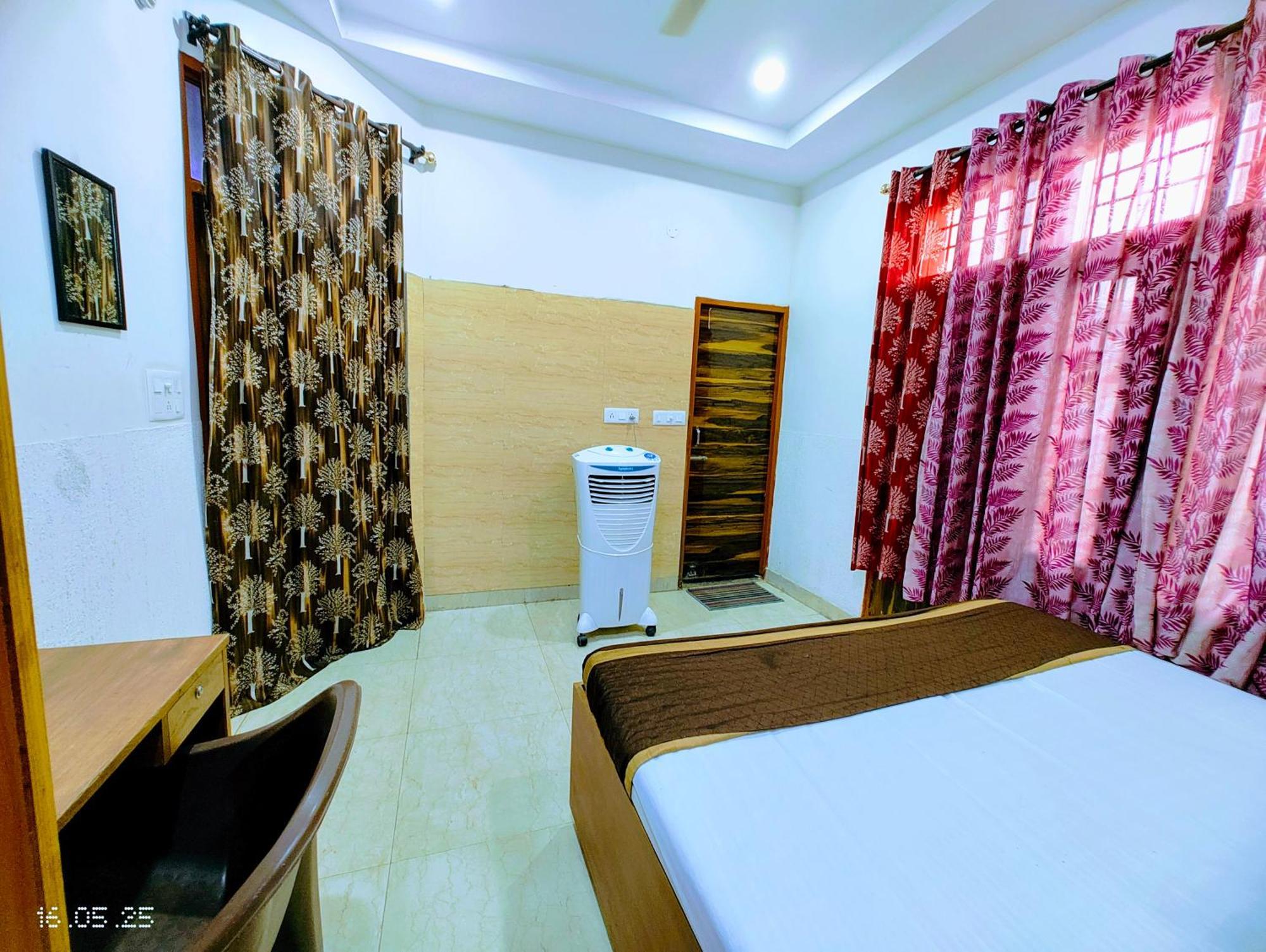Hotel Yolo- จัณฑีครห์ ภายนอก รูปภาพ